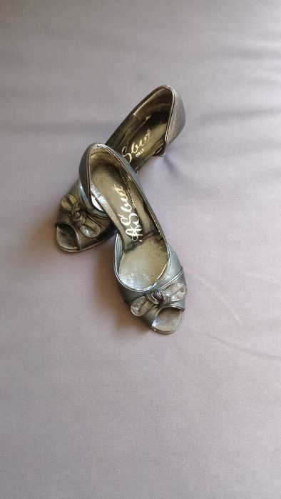 Buty na obcasie 36