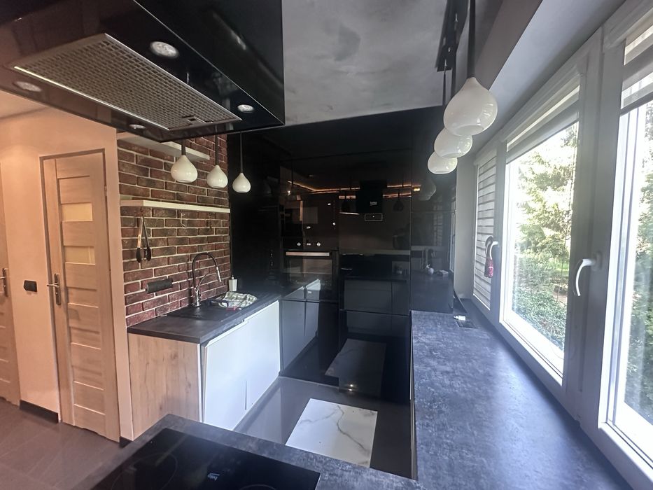 42 m² | 2 pokoje | balkon | w pełni umeblowane | najem okazjonalny