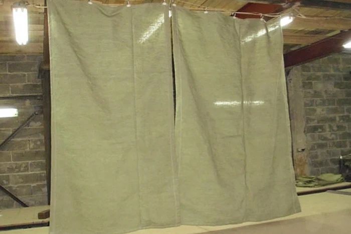 Брезентові штори вологостійкі вогнетривкі