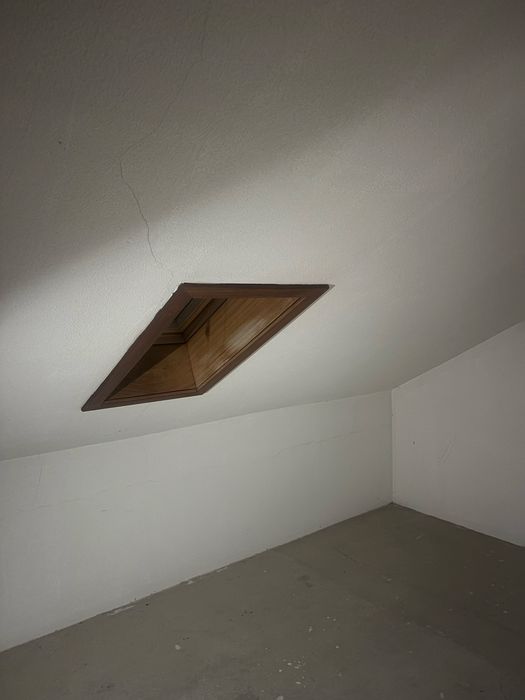 Arrendo espaço para arrumos em Esmoriz com elevador