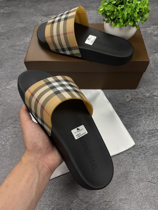 Тапки Burberry (шльопанці)