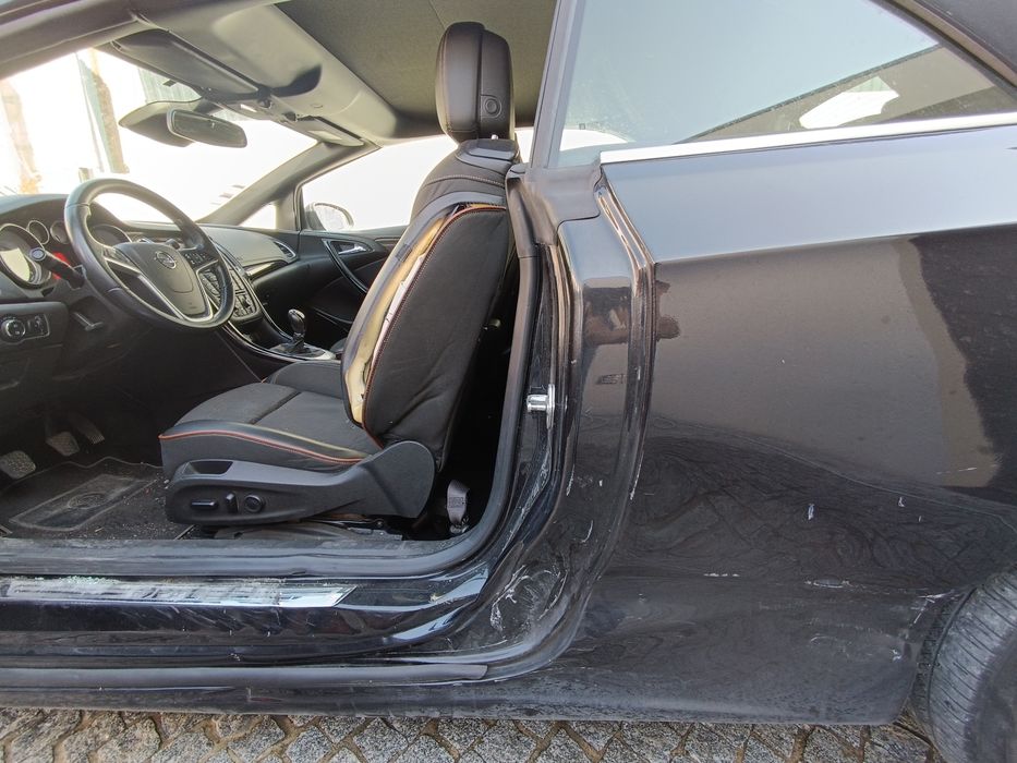 Opel Cascada Cabrio 2.0 CDTi