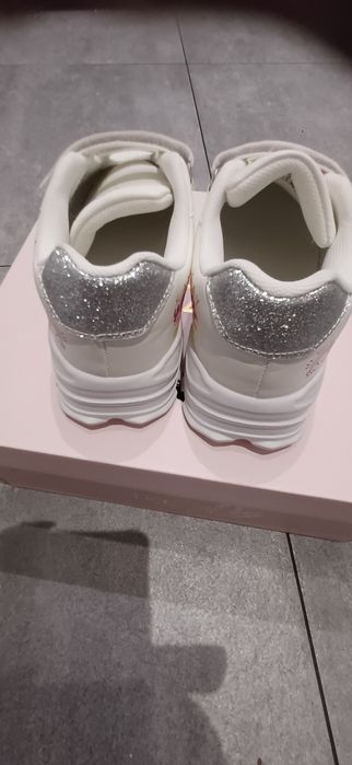 Sprzedam nowe buty Deezee 31