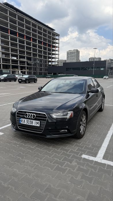 Продам Audi A4 2012