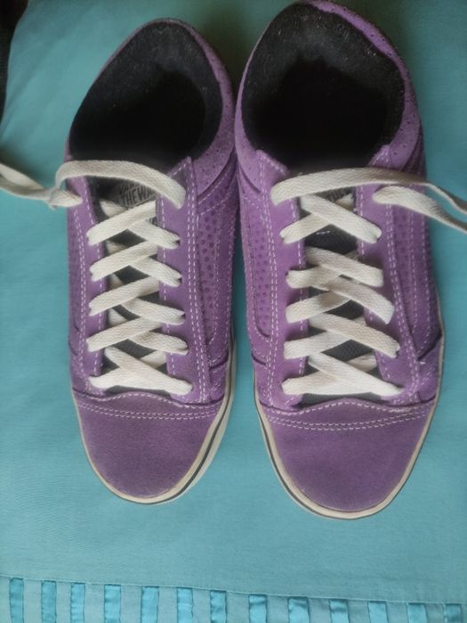 Vans skóra naturalna.