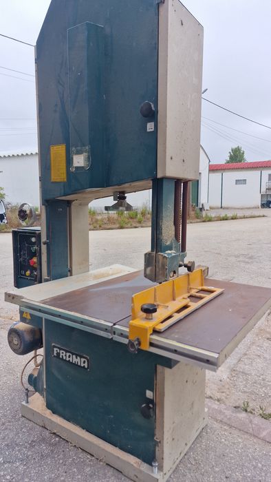 Serra de fita frama com normas maquinas de carpintaria