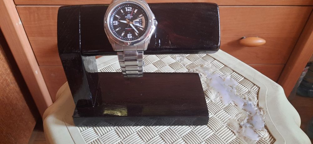 Подставка для часов