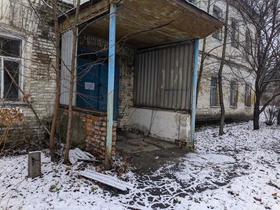 Нежитлова будівля клубу-гуртожитку. З