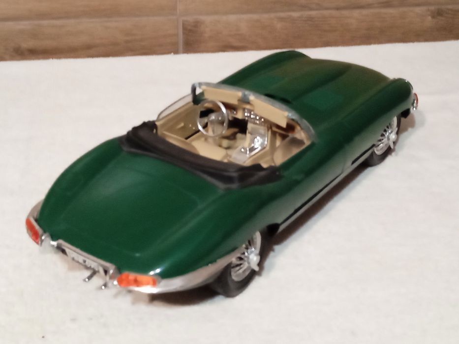 model Jaguar XK.E Polistil 1/16