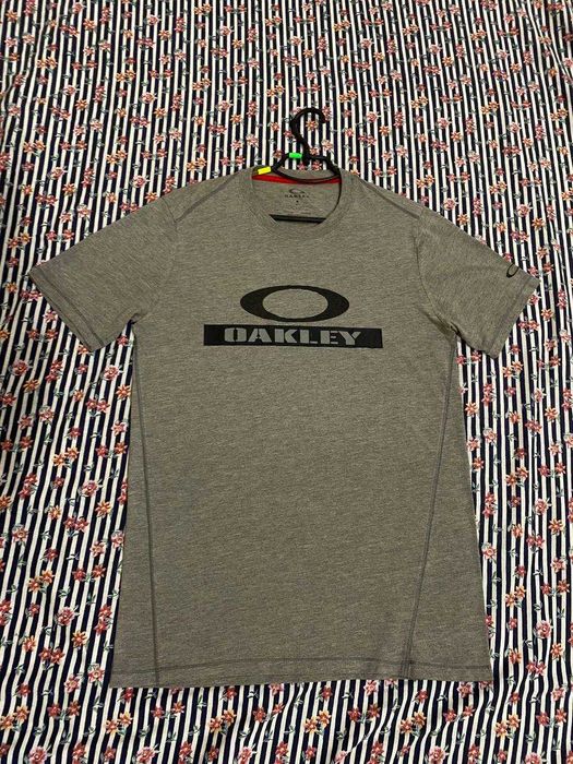 Футболка Oakley оригинал, размер S, серая, спортивная
