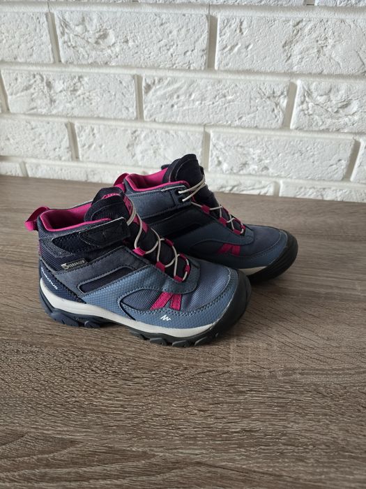 Buty trekkingowe Quechua Decathlon.