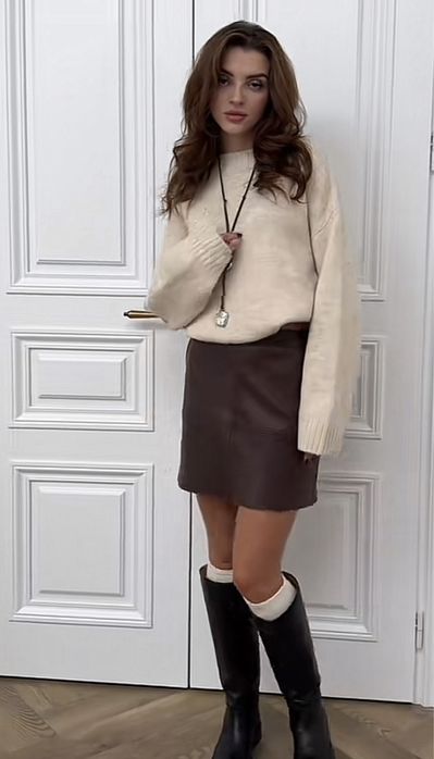 Стильна спілниця з екошкіри