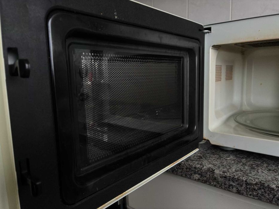 Micro ondas com Grill