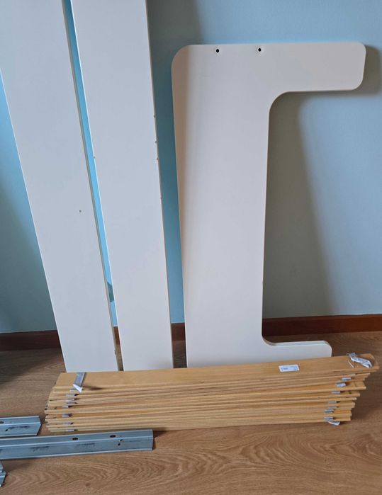 Cama Extensível IKEA SLAKT Branco com Cabeceira Castanha, 80x200 cm