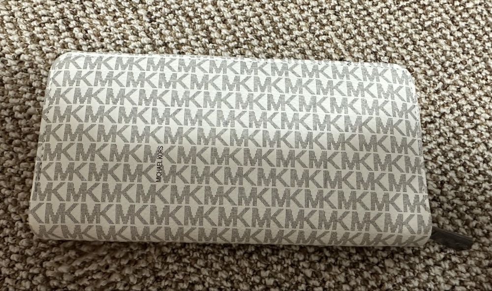 Beżowy portfel Michael Kors