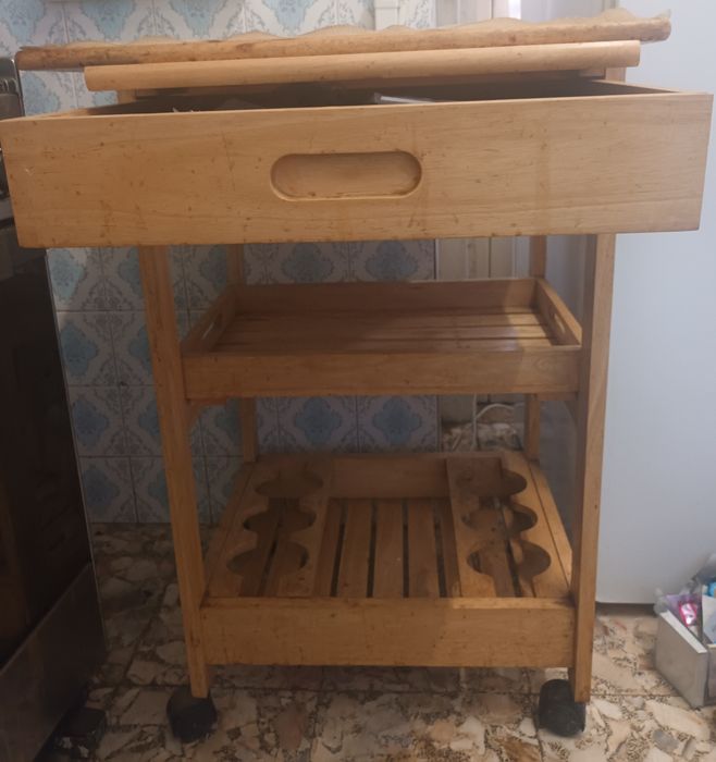 Móvel para cozinha em madeira