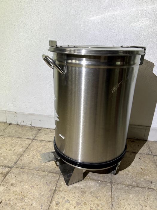 Caixote de lixo em aço/inox