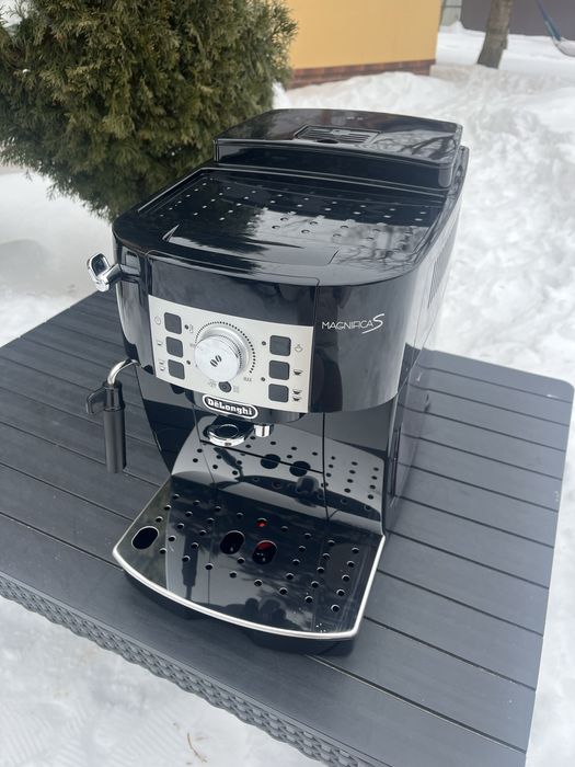 Кавомашина Delonghi Magnifica S 2021 рік гарантія