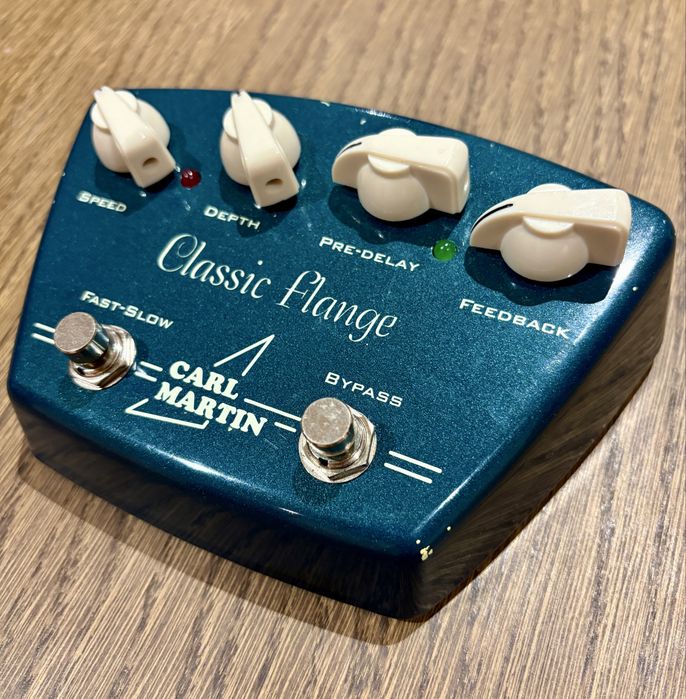 Carl Martin Vintage Series Classic Flange V1 – Excelente som analógico
