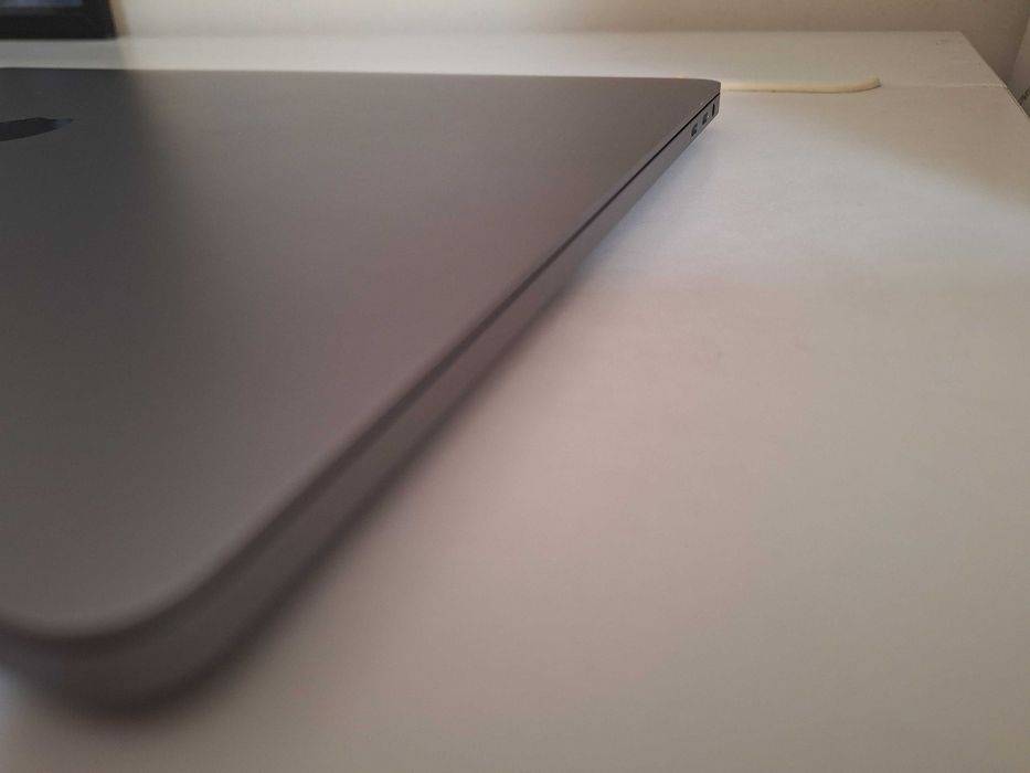 MacBook Pro 16” 2019 i7 16GB RAM 512GB SSD | Bateria em bom estado