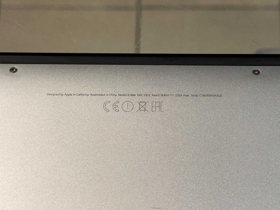 Laptop Apple MacBook Air A1466 8GB 128GB OS Sequoia 15.7