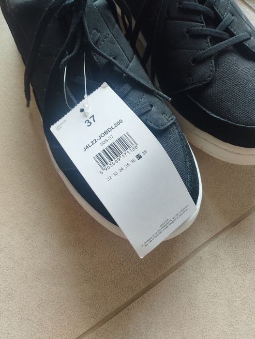 Buty 4F czarne nowe