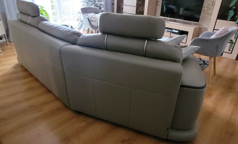 Sofa skórzana rozkładana szer.280xgł.125cm.