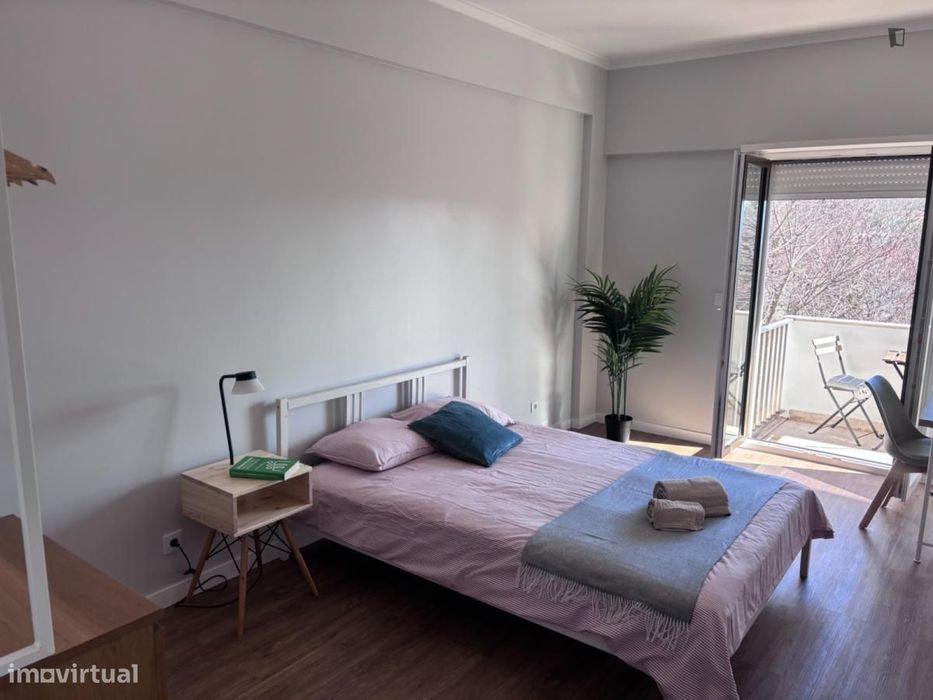 Quarto - localizado em Arroios Lisbon