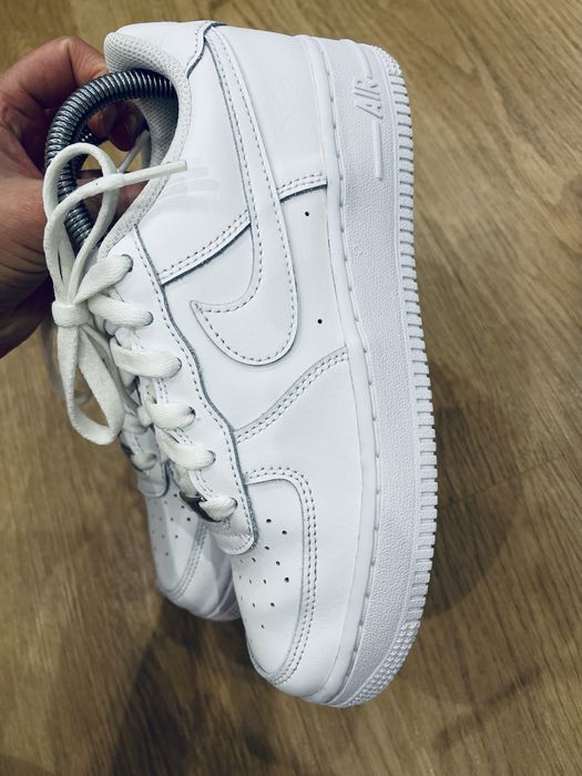 Кросівки Nike Air Force 1  37.5р