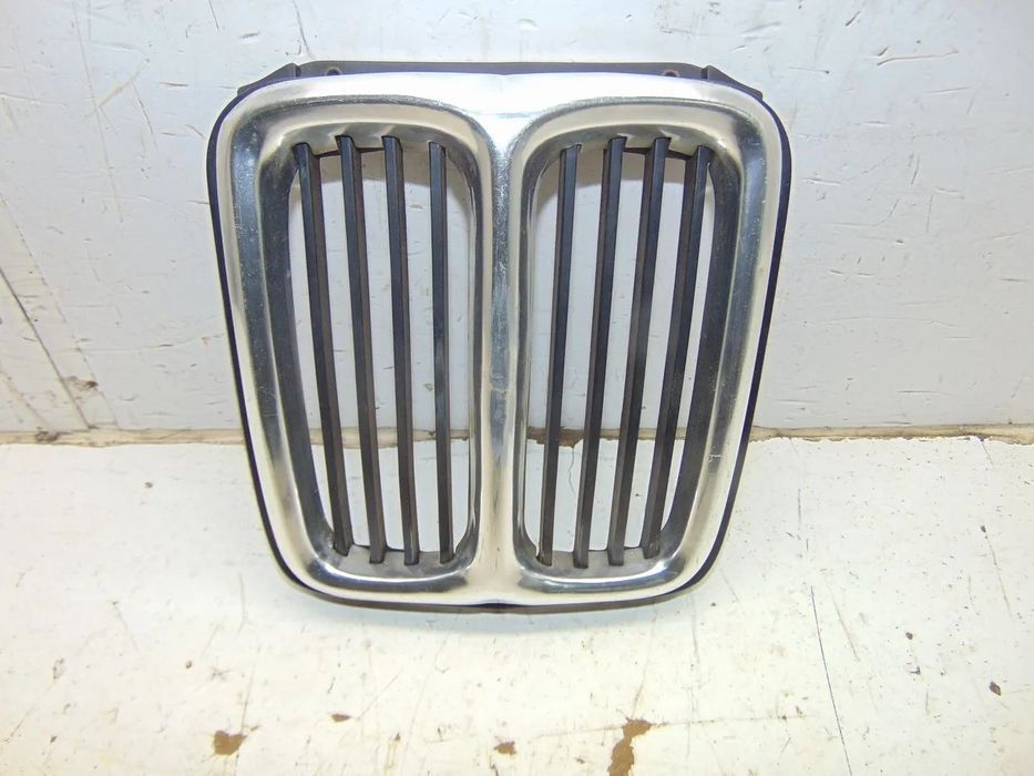 BMW E21 grelha central RIM " usado em bom estado