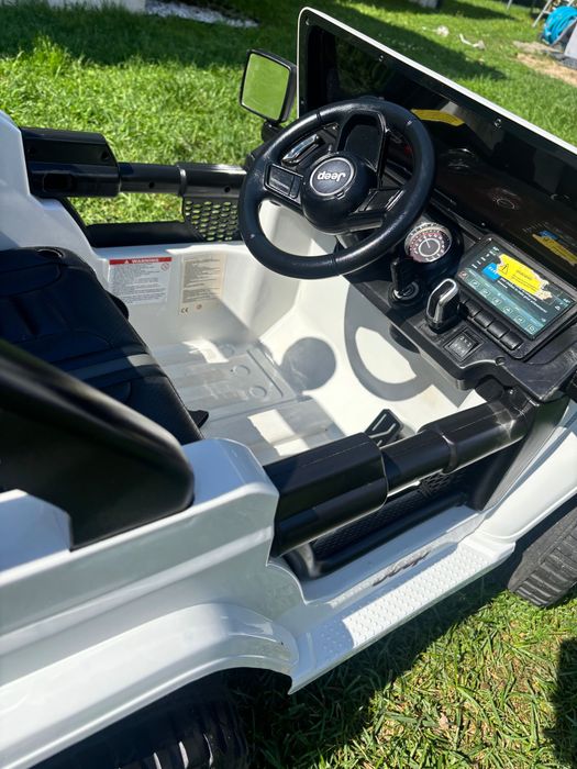 Auto na akumulator Jeep