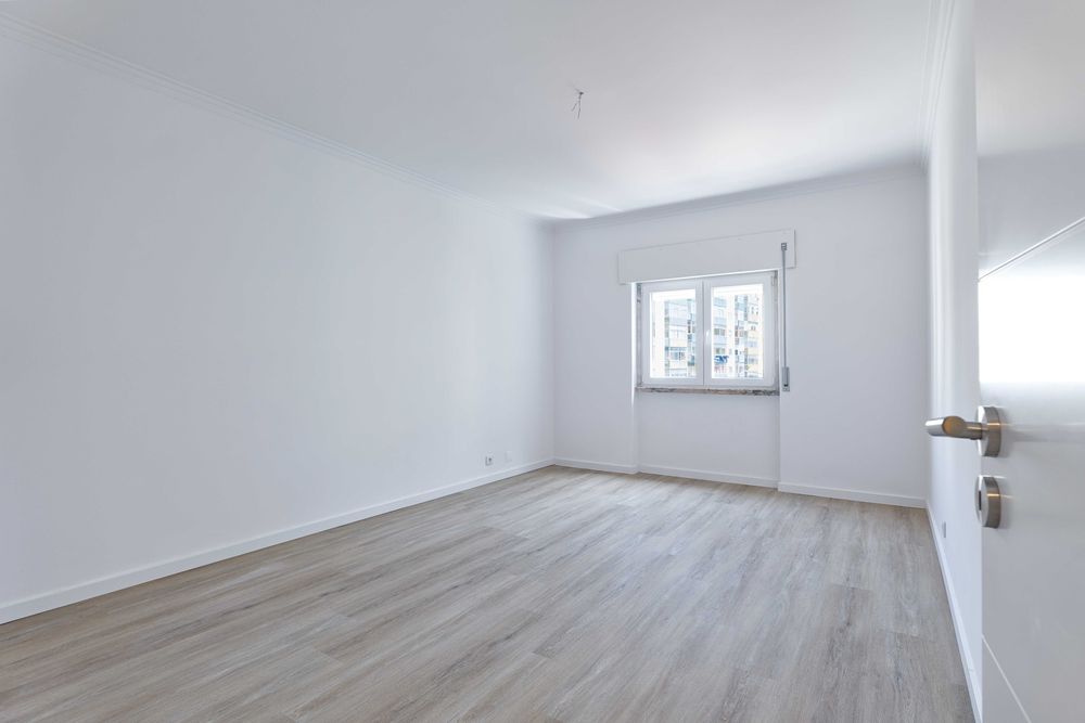 T2 TOTALMENTE REMODELADO E PRONTO A HABITAR EM AGUALVA