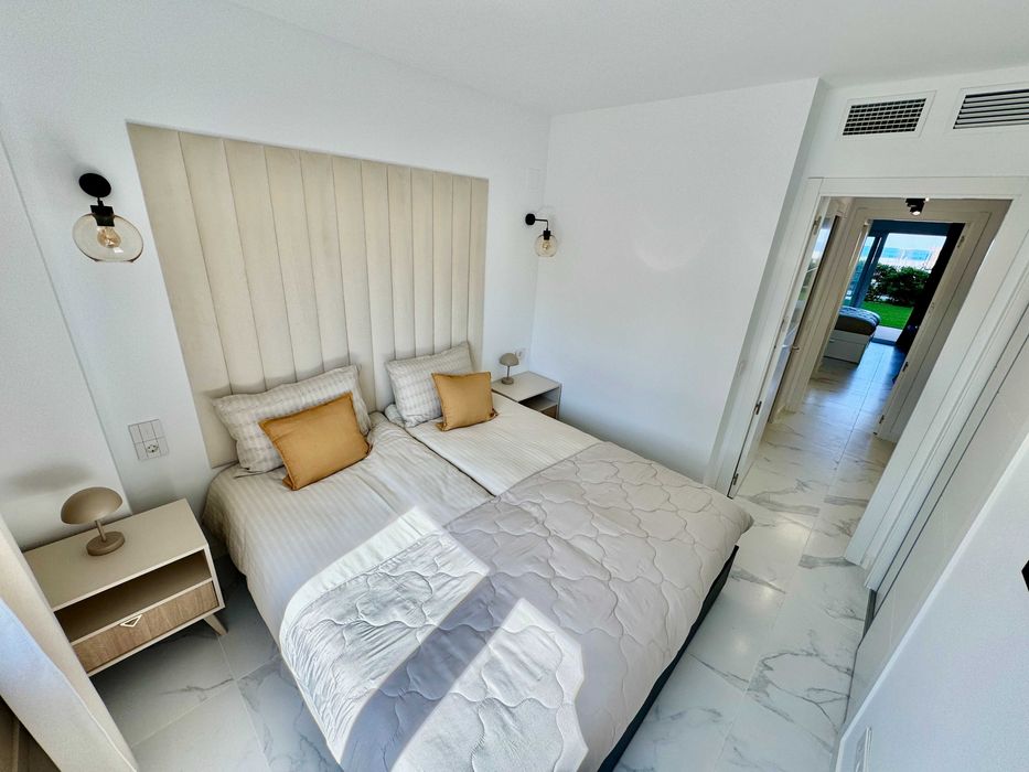 Апартаменти з 2 спальнями · 1-ша лінія моря · Три Басейни · Іспанія