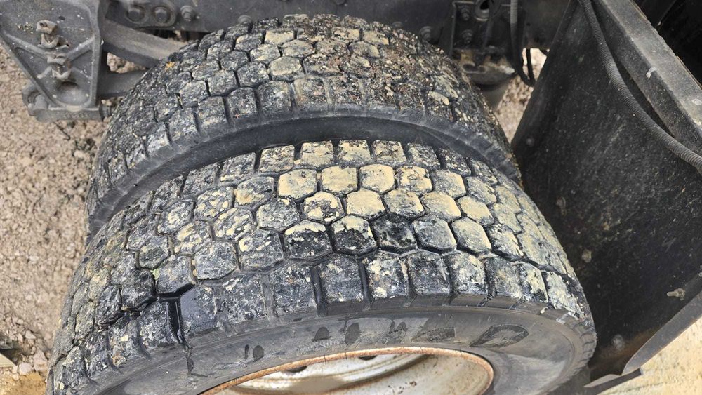 Camião 12T VOLVO FL240