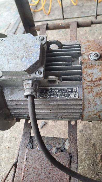 Дровокол винтовий