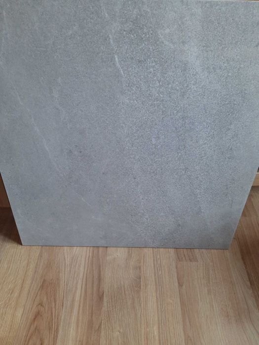 Płytki 60 × 60 szare