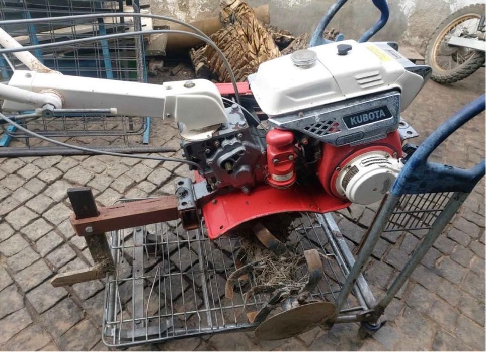 Moto enxada Kubota