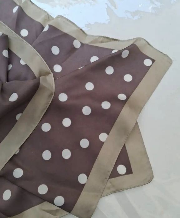 Nowa chusta apaszka czekoladowy brąz grochy jedwab sztuczny 70 cm
