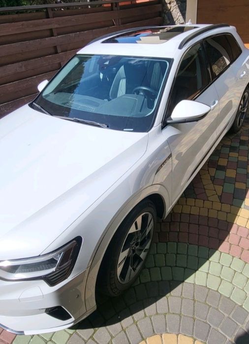 Audi e-tron 2021 Quattro 95 kWh (408 к.с.)