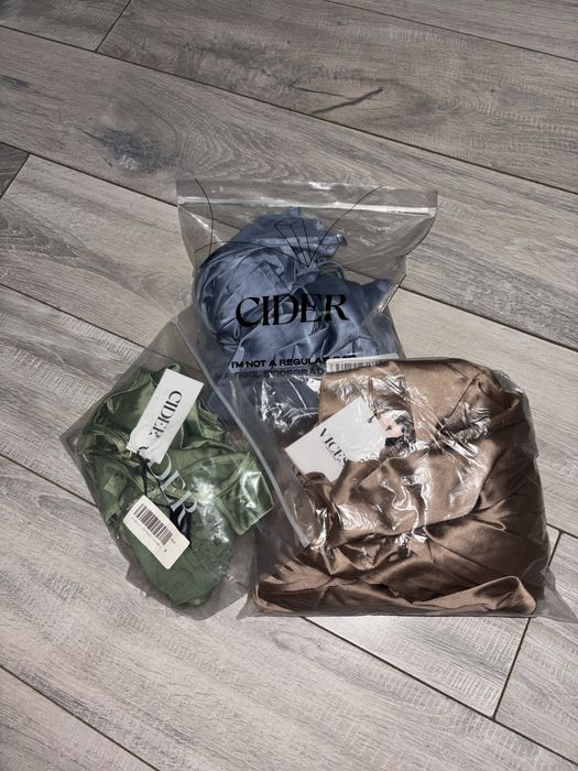 Zestaw trzech nowych ubrań z metkami rozmiar S Cider Vices