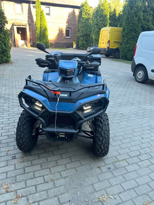 Quad polaris 570 z pługiem FK VAT