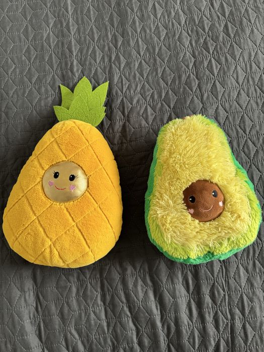 Дві нові мʼяки іграшки треди ананас та авокадо