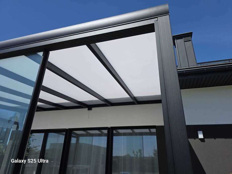 Nowoczesne zadaszenie tarasu 5×4 m – aluminium + poliwęglan