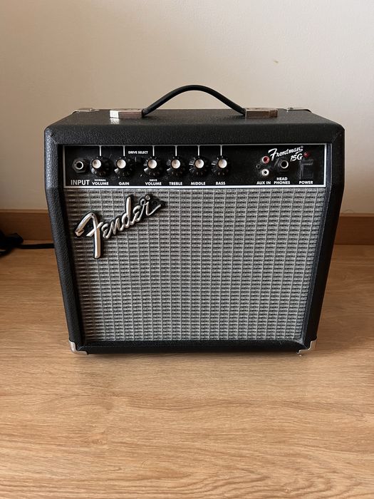Pack Guitarra Squier Stratocaster + Amplificador Fender