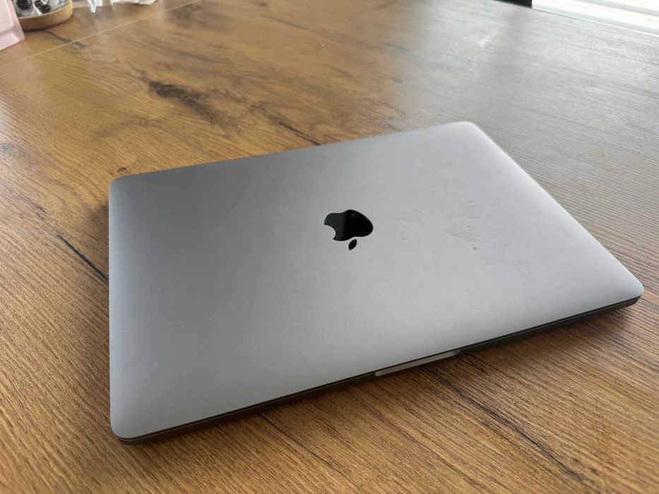 Macbook Pro A1989 rocznik 2019