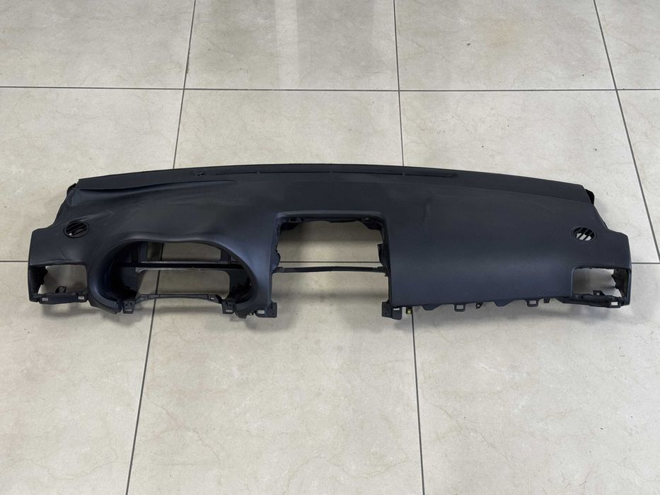 Торпедо (панель верхняя) Toyota Avensis 2003-2009