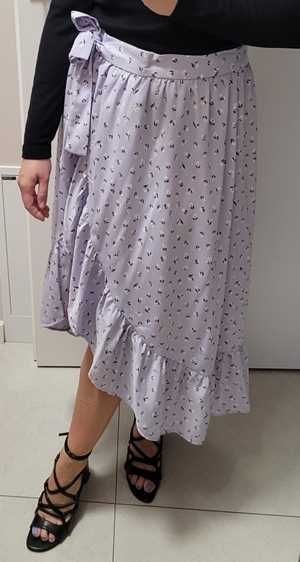 Fioletowa, asymetryczna midi spódnica w kwiaty Monki, S (36 duże)