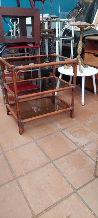 Movel de apoio em madeira