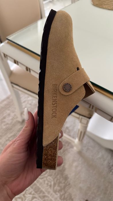 Закриті спереду шльопанці дуже популярна модель модель підBirkenstock Boston.