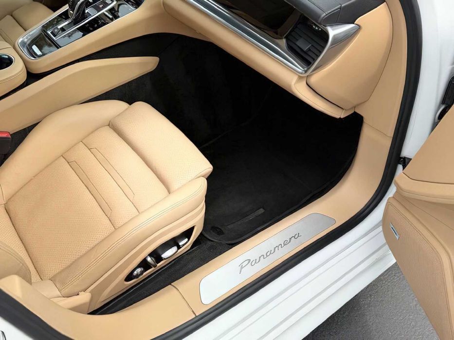 Porsche Panamera      2018